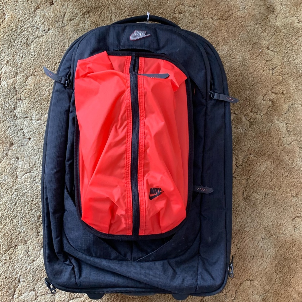 Nike roller bag